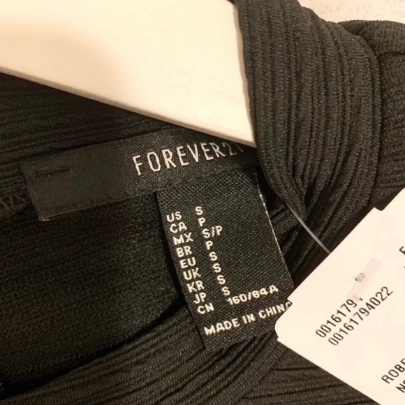 FOREVER 21 Textured Ribbed Little Black Dress NWT - Picture 10 of 10